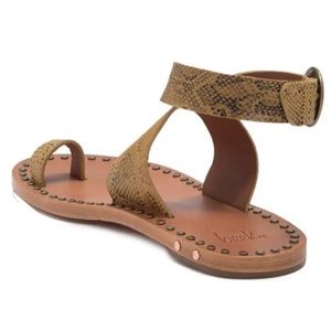 Beek sandals